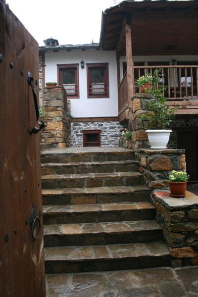 Complex Kosovo Houses Exterior photo