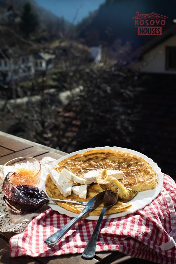 Complex Kosovo Houses Exterior photo